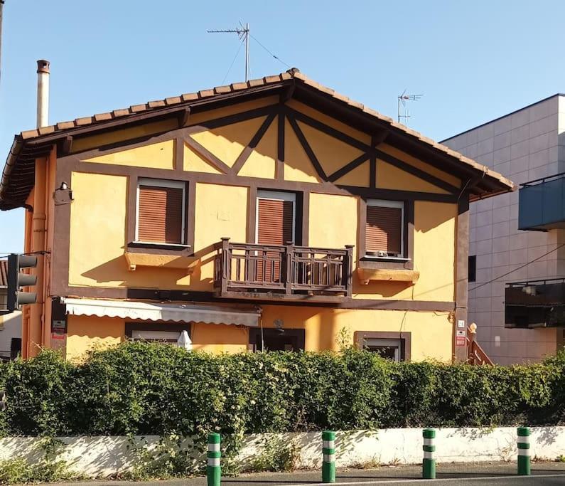 Preciosa Casa Bi-Familiar Al Lado De Donosti. Apartamento Irun Exterior foto